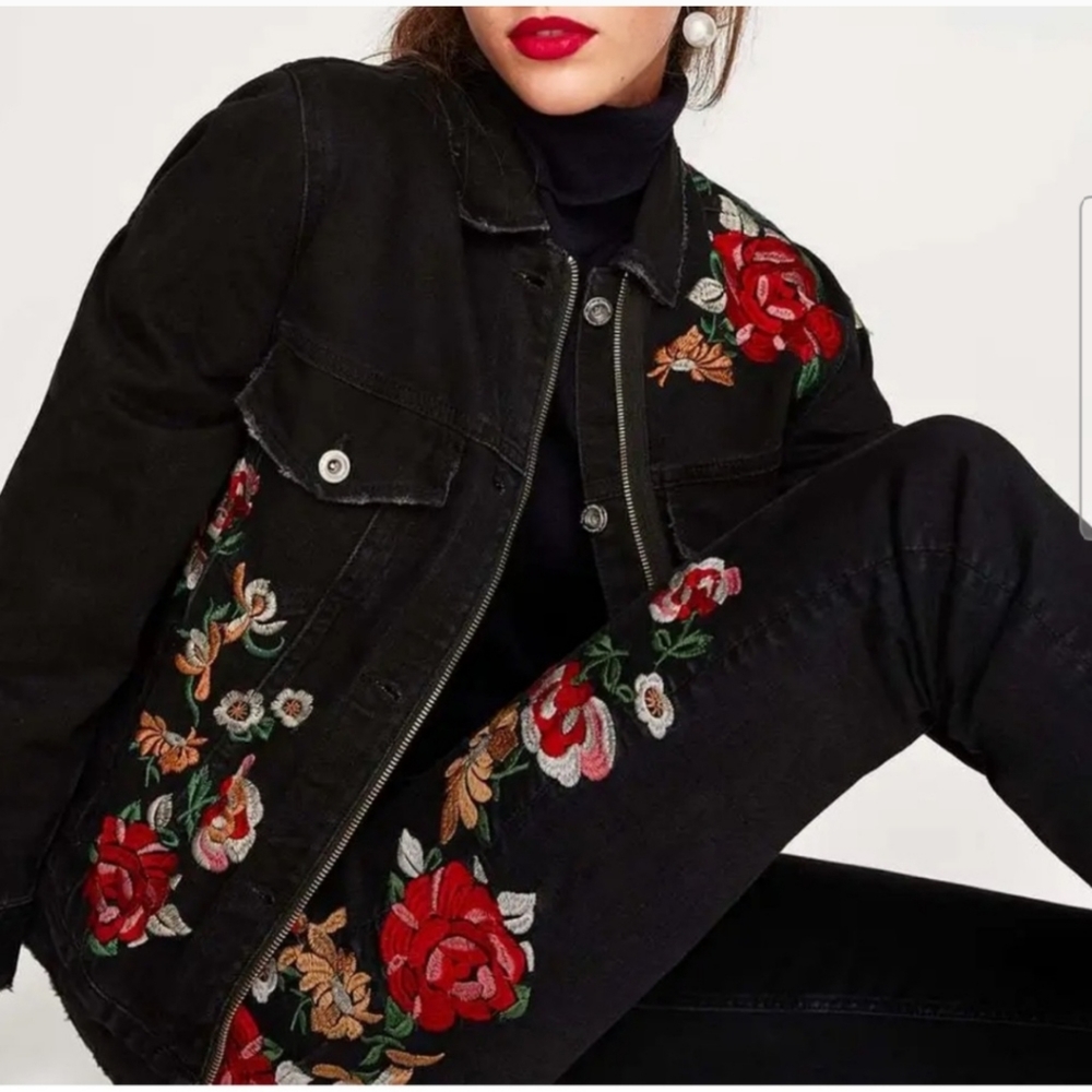 Zara Floral Embroidered black denim zip & button jacket. Size small